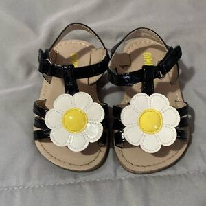 Gymboree toddler daisy sandals
